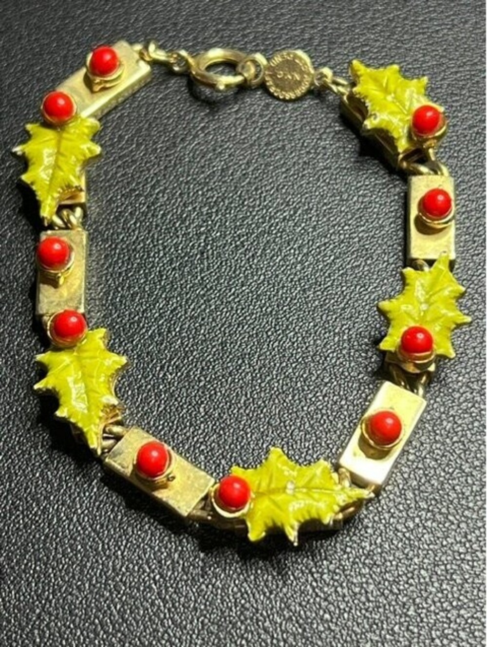 B7628 ACCESSOCRAFT Vintage Holly Berry Link Bracelet Gold Tone Enamel 7.75"
